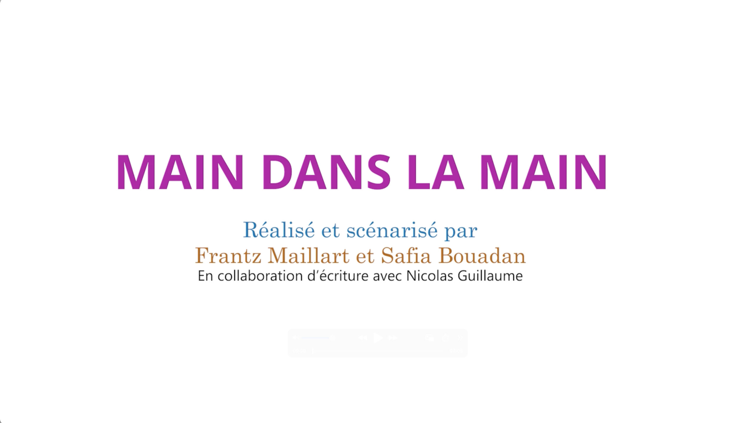 Main dans la main